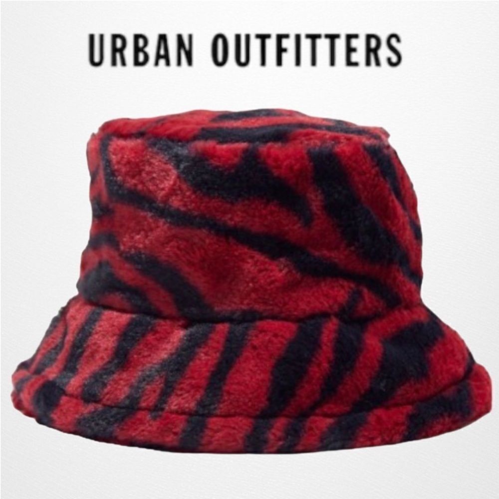 NEW Urban Outfitters UO Knox Printed Faux Fur Bucket Cap Hat